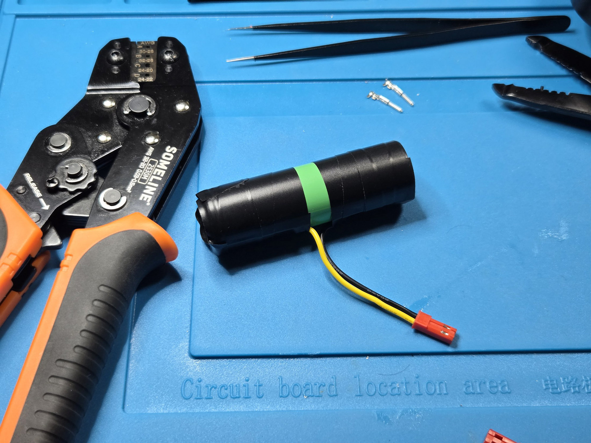 Completed and insulated 21700 battery assembly