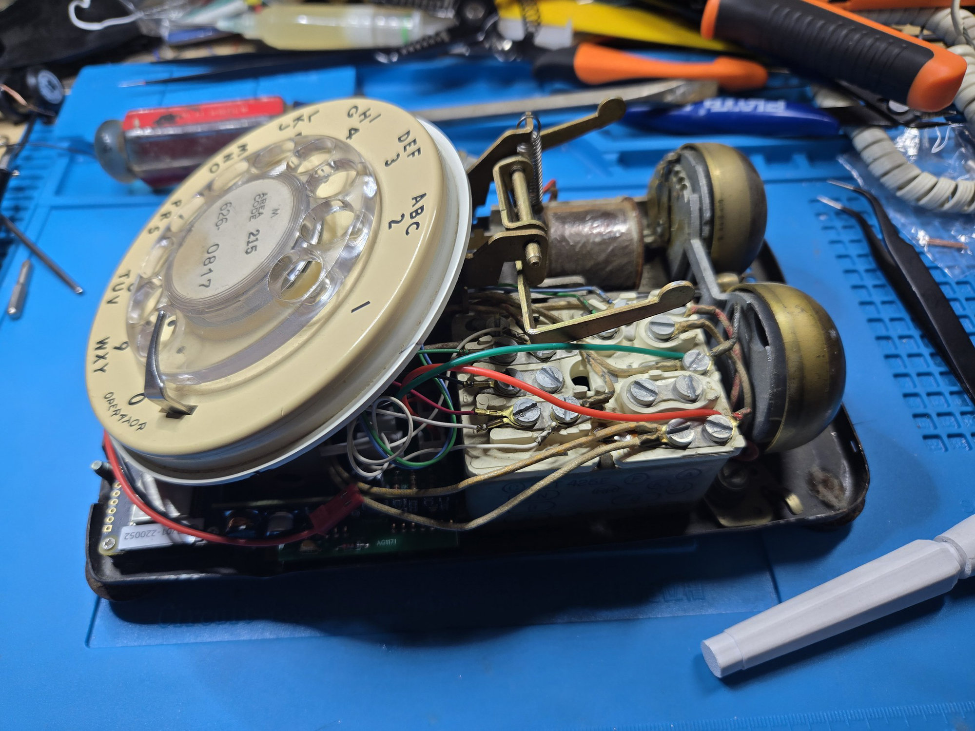 Dial assembly being returned over the installed RotaryCell hardware